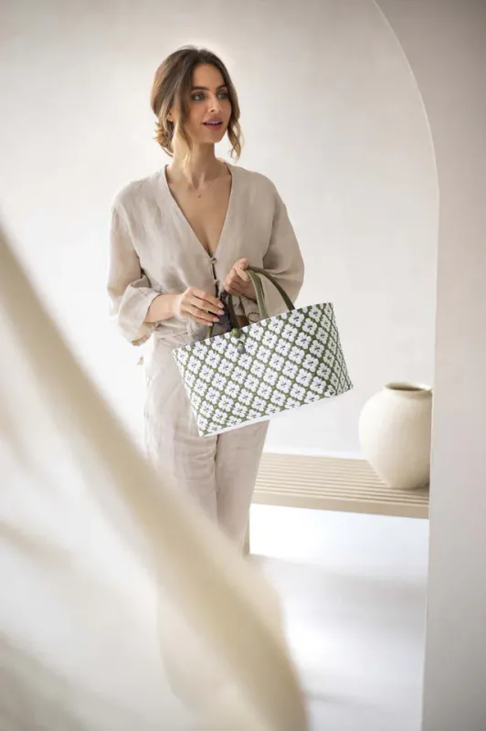 Mini Motif - Olive / white pattern