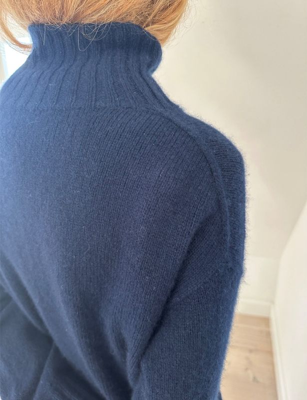 Note Sweater